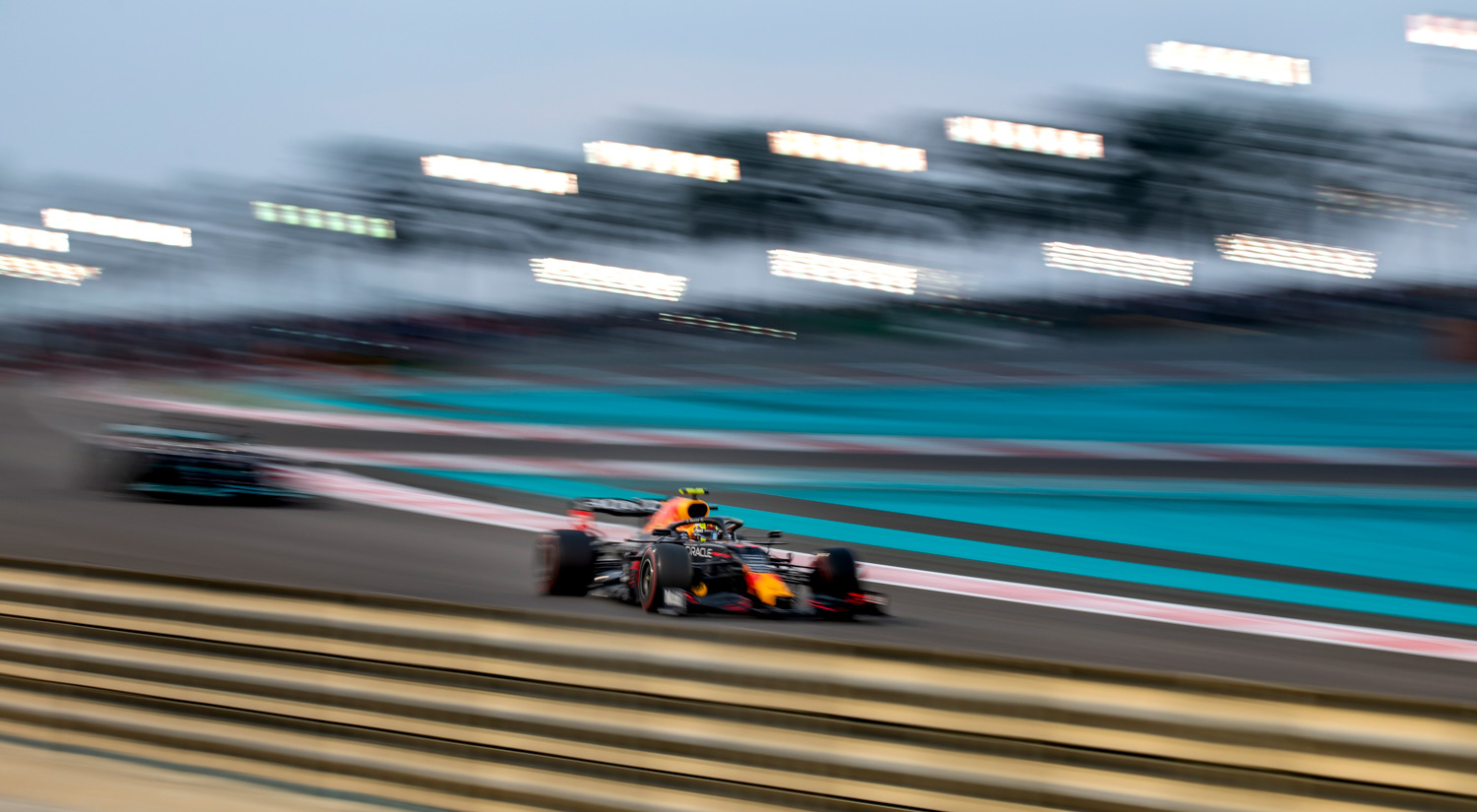 Sergio Perez & Lewis Hamilton, Yas Marina Circuit, 2021